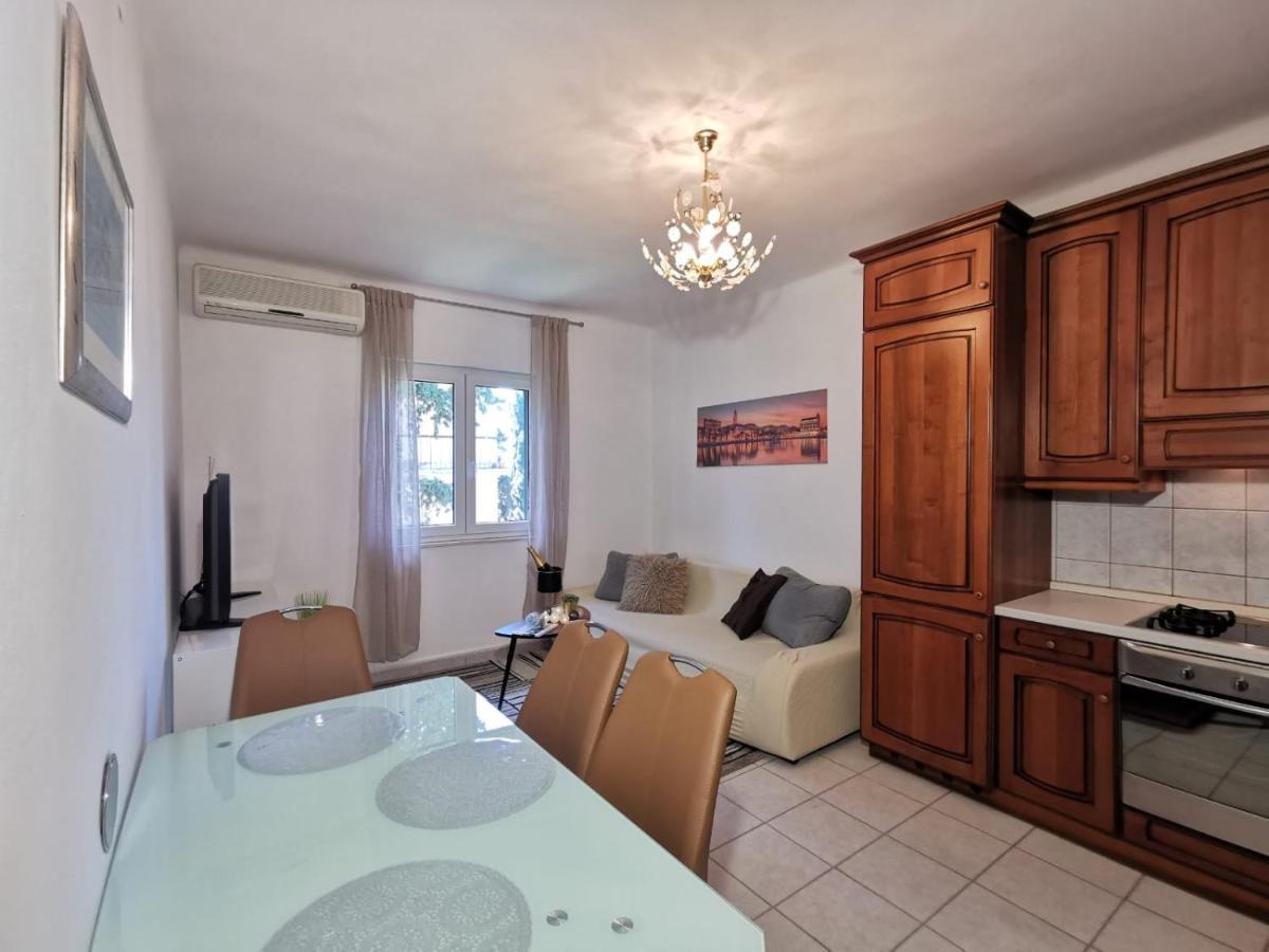 Apartment Lionel Split Buitenkant foto